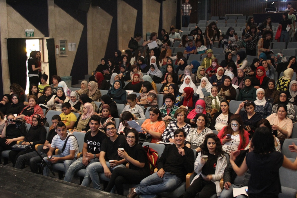 كيان وبلدنا تعقدان مؤتمرًا لمناهضة قتل النساء