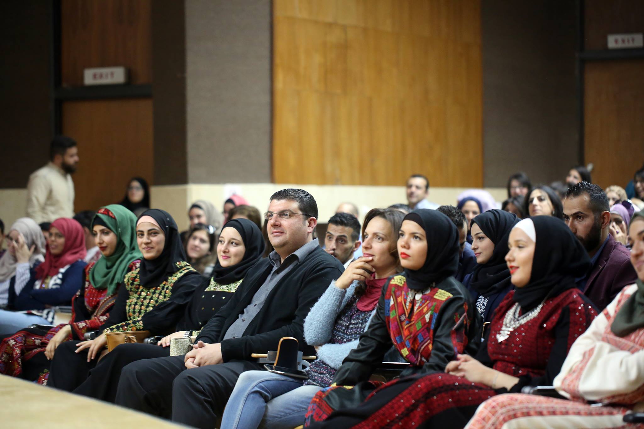 المئات يشاركون في مهرجان  الارض الواحدة في جامعة بير زيت‎