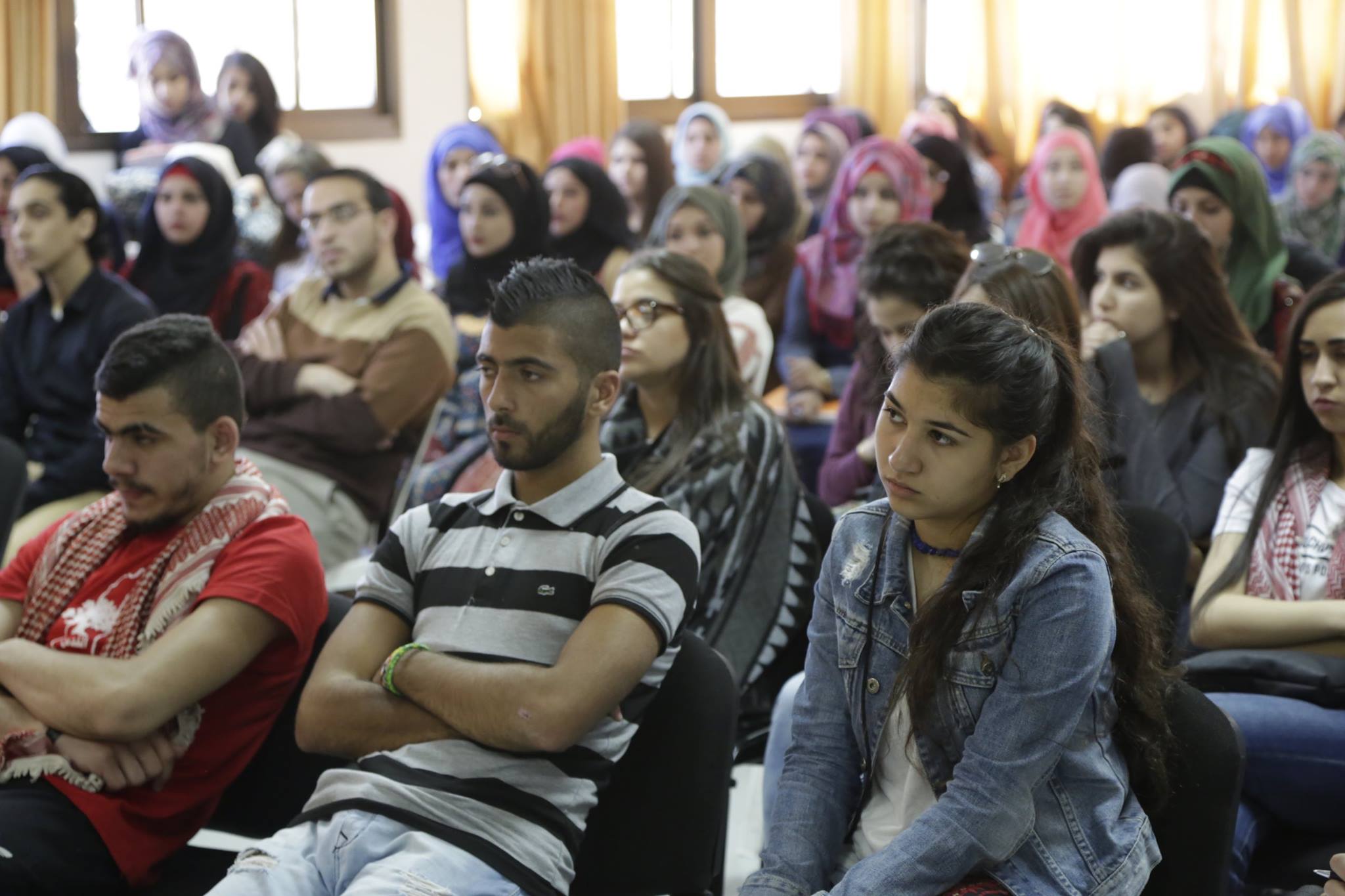 المئات يشاركون في مهرجان  الارض الواحدة في جامعة بير زيت‎