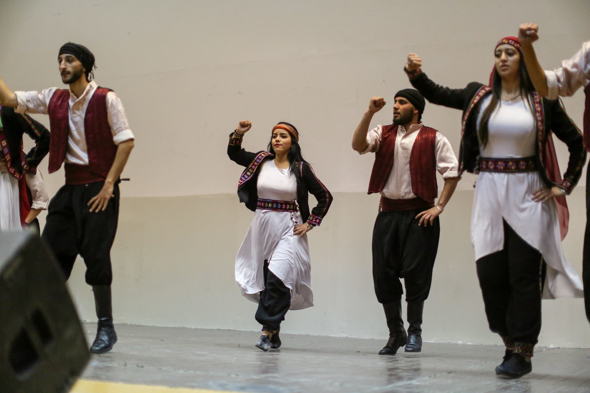 المئات يشاركون في مهرجان  الارض الواحدة في جامعة بير زيت‎