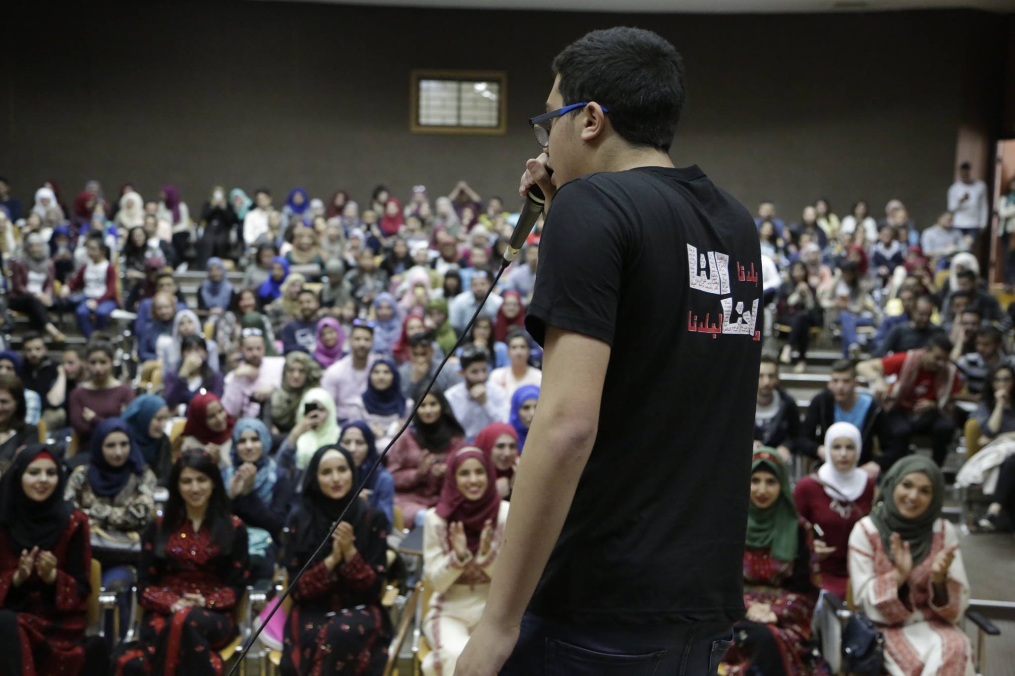 المئات يشاركون في مهرجان  الارض الواحدة في جامعة بير زيت‎