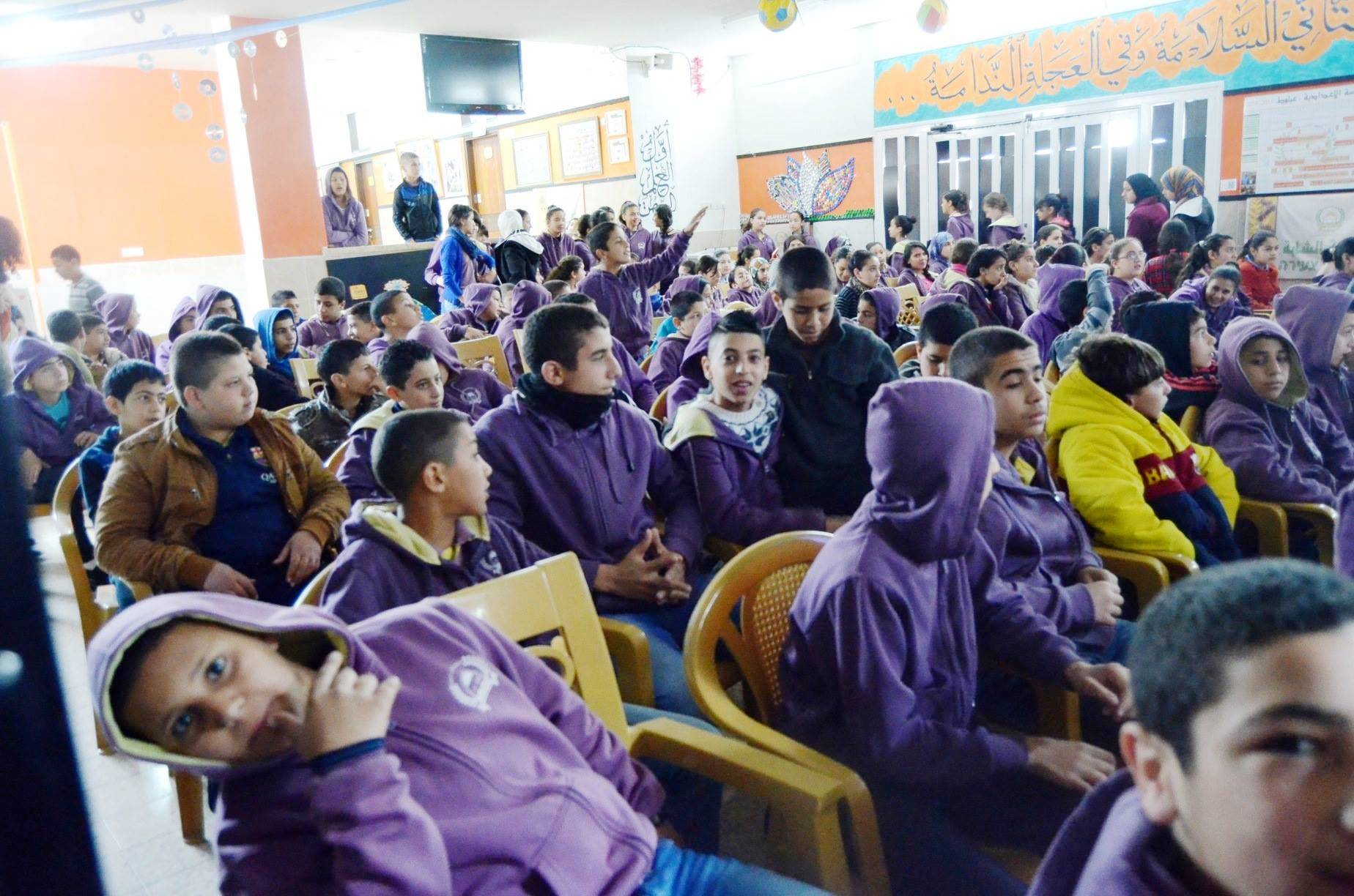 800 مشارك في ورشات مناهضة العنف في جمعية بلدنا خلال شهر آذار